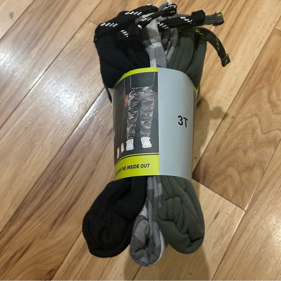 NWT Lee 3-Pack Youth Jogger Rugged Knee Pants - Black, Camo & Green - Boy’s 3T - Picture 2 of 3